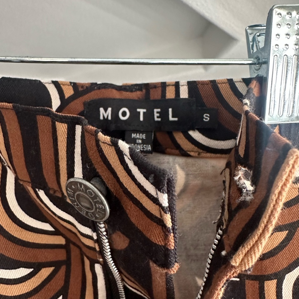 Brown And Black Patterned Pants - image 3